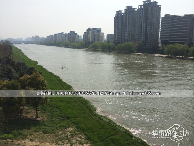 试乘的地铁3号线,空空的,开通之后就没有这么空的车厢喽。 地铁3号线大行宫站 (江宁新房交流QQ群210054718,进群报house365) 地铁3号线江宁百家湖包含3座车站(宏运大道站、胜太西路站、天元西路站),周边在建在售楼盘包括中航樾府、利源国际公馆 ,诸多新老小区的出行将更加方便,交通更为快捷。 早晚高峰时段在胜太西路“大小交路”,南京地铁3号线的高峰时段发车间隔一般在三四分钟左右 本帖,滔滔将以图文的形式为大家讲解江宁百家湖段的详细情况,保证你能一贴看懂所