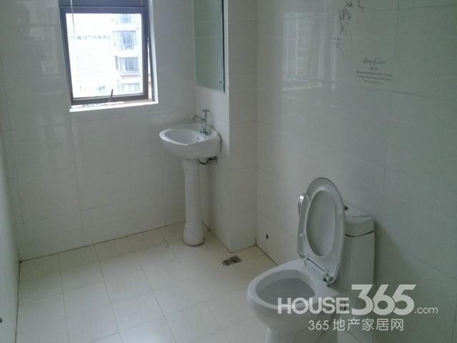 【拉德芳斯 南北通透 精装修 空房子可以配空调