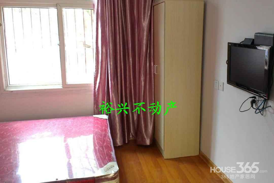【迈皋桥地铁口红山路上美食街牛排公寓好房出美食v牛排的单身图片