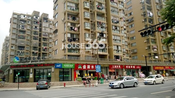 汉嘉柒号周边小区商铺 2015年5月摄