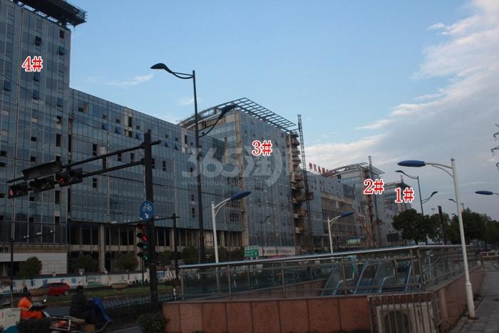 地铁东城广场1-4号楼实景图 2015年12月摄