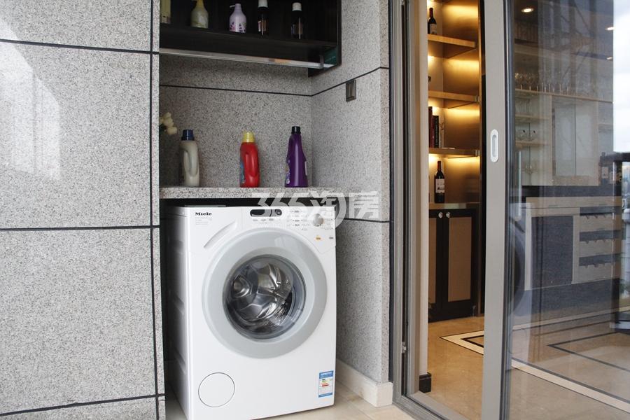 世茂天宸E3户型228方样板房——洗衣机